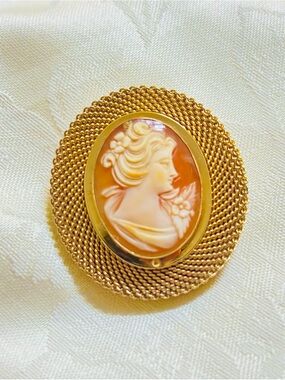 VAN DELL Vintage Carved Shell Cameo Brooch Pendant 1/20 12K GF